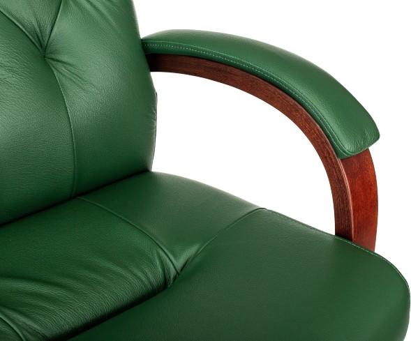 Кресло руководителя Бюрократ T-9928WALNUT 